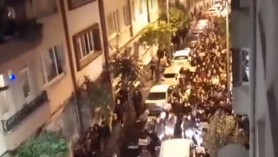 Turcii au ieșit în stradă împotriva lui Erdogan la Istanbul și Ankara, după ce lira s-a prăbușit. „Averea ta e furată de la noi”